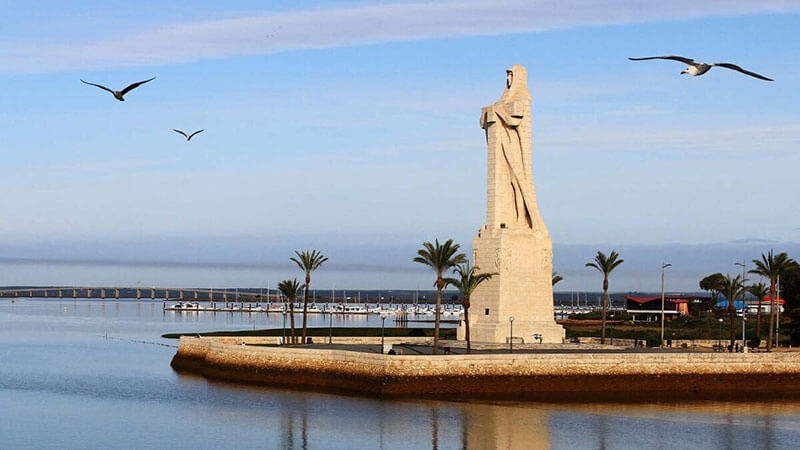 Estatua al descubrimiento, Colón